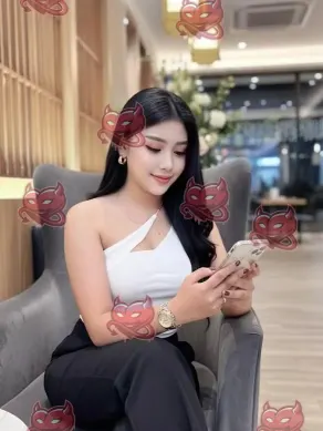 Aisyah, 26, Indonesian