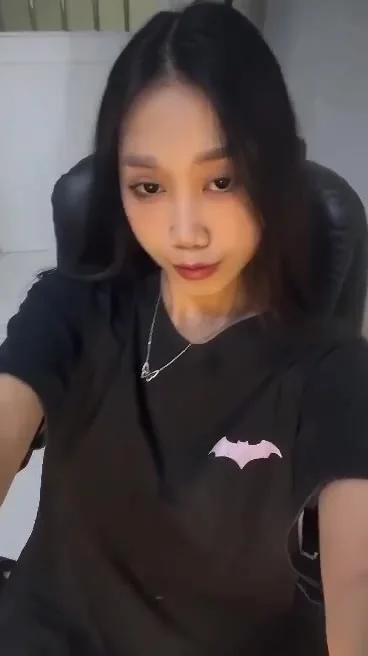 Aoi, video 1 of 1