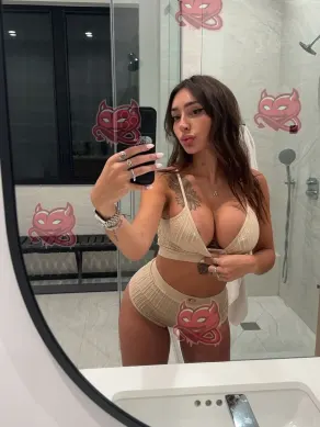 Asma, 25, Colombian