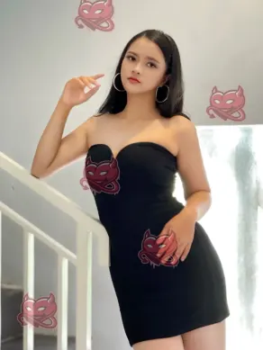 Asri, 25, Indonesian