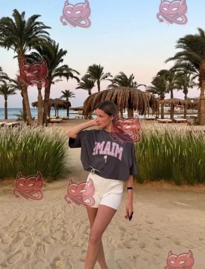 Ayesha, photo 5 of 8