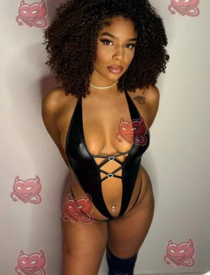 Chantel, photo 6 of 6