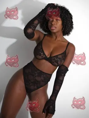 Diamond, 28, South African