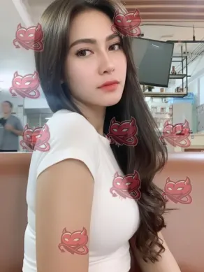 Dian, 23, Indonesian
