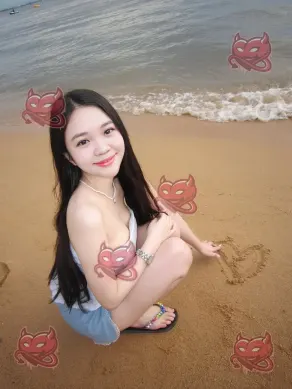 Hani, 24, Indonesian