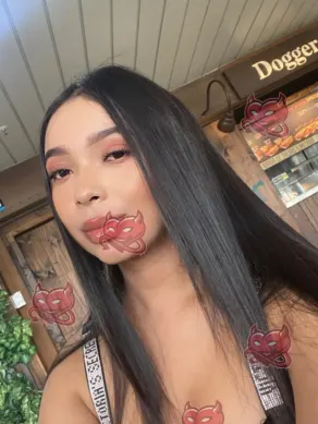Hawa, 25, Colombian