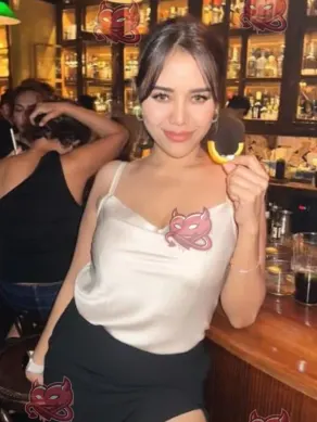 Icha, 28, Indonesian