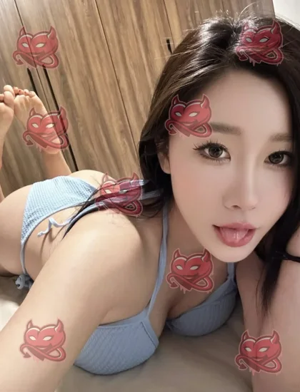 Jia, photo 3 of 4