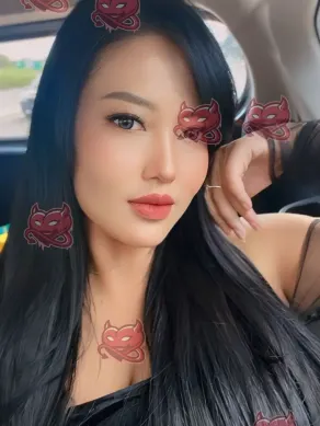 Lestari, 25, Indonesian