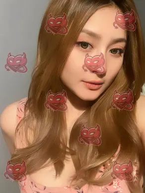 Mawar, 25, Indonesian