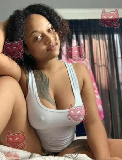 Nia, photo 3 of 4