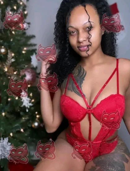 Nia, photo 4 of 4