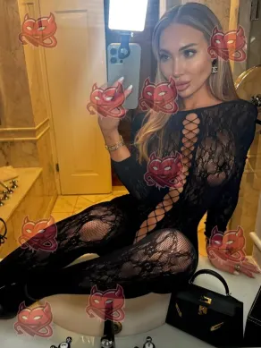 Penelope, 26, German