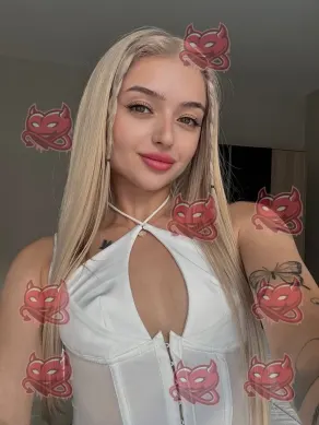 Piper, 25, French