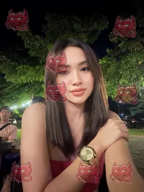 Putri, 27, Indonesian