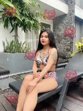 Rini, 21, Indonesian