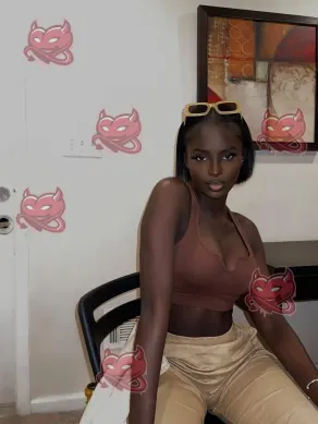 Silvia, 28, Kenyan