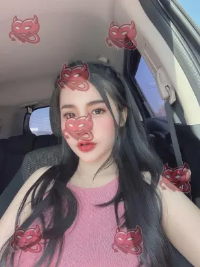 Tasanee, 27, Thai