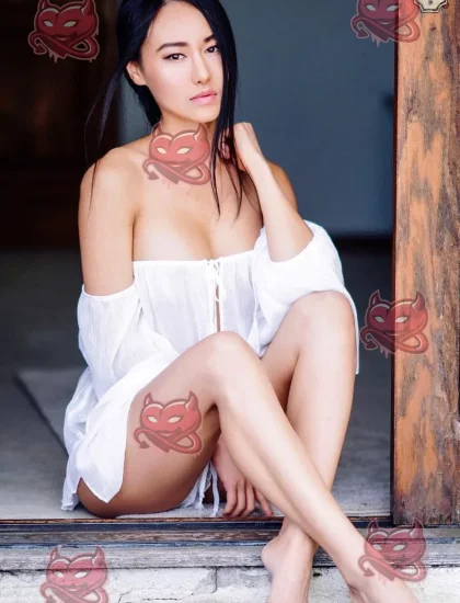 Yanyan, photo 3 of 6