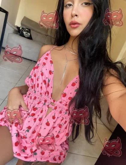 Yuliana, photo 2 of 5
